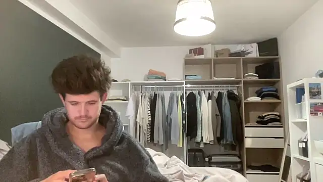 Snapshot of VersaGoo chatting on October 23, 2025, 9:52 am VersaGoo online show from October 23, 2025, 9:52 am