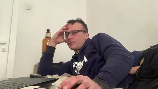 viktor1992-1-1 online show from February 10, 2026, 1:26 pm