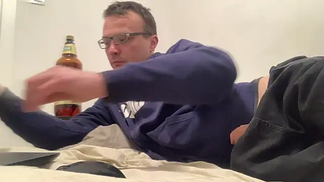 viktor1992-1-1 online show from February 14, 2026, 9:55 pm