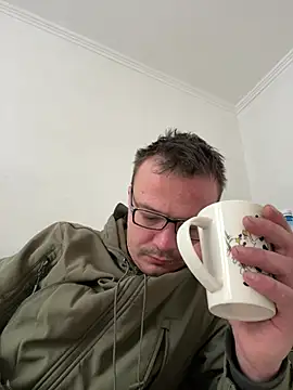 viktor1992-1-1 online show from February 18, 2026, 7:59 am