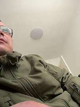 viktor1992-1-1 online show from February 26, 2026, 8:24 am