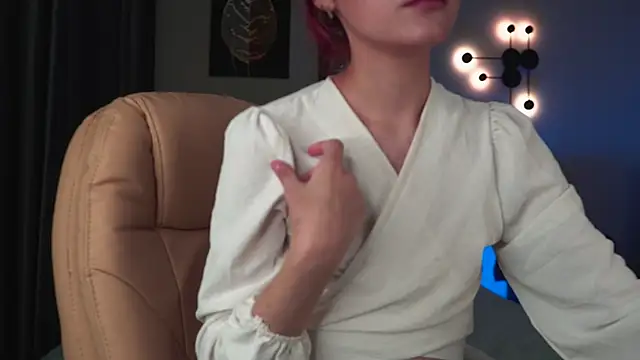 Snapshot of ElizabethMilller_ chatting on October 6, 2025, 10:18 pm ElizabethMilller online show from October 6, 2025, 10:18 pm