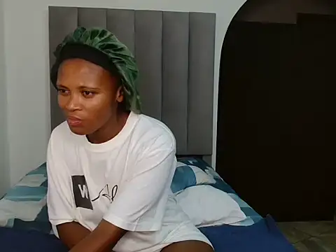 Snapshot of Sex_bomb30 chatting on October 26, 2025, 9:21 pm Sex bomb30 online show from October 26, 2025, 9:21 pm