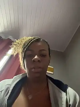 Snapshot of Priihmedeiros chatting on July 9, 2026, 11:03 am Priihmedeiros online show from July 9, 2026, 11:03 am