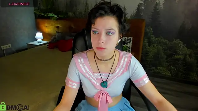 Snapshot of Sara_Frayer chatting on October 20, 2025, 12:44 am Sara Frayer online show from October 20, 2025, 12:44 am