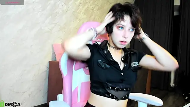 Snapshot of Sara_Frayer chatting on October 23, 2025, 12:54 am Sara Frayer online show from October 23, 2025, 12:54 am