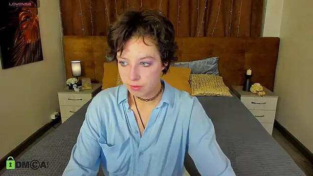 Snapshot of Sara_Frayer chatting on October 25, 2025, 1:02 am Sara Frayer online show from October 25, 2025, 1:02 am