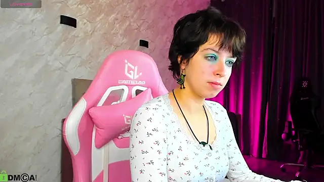 Snapshot of Sara_Frayer chatting on November 3, 2025, 1:08 am Sara Frayer online show from November 3, 2025, 1:08 am