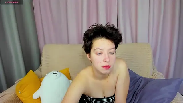 Snapshot of Sara_Frayer chatting on November 12, 2025, 1:17 am Sara Frayer online show from November 12, 2025, 1:17 am