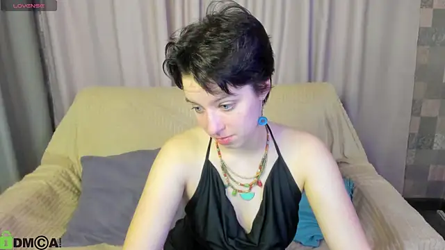 Snapshot of Sara_Frayer chatting on November 17, 2025, 1:11 am Sara Frayer online show from November 17, 2025, 1:11 am