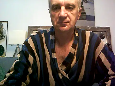 Snapshot of Vintermelon2 chatting on October 6, 2025, 5:38 am Vintermelon2 online show from October 6, 2025, 5:38 am