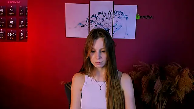 esme moore  online show from November 21, 2025, 7:34 pm