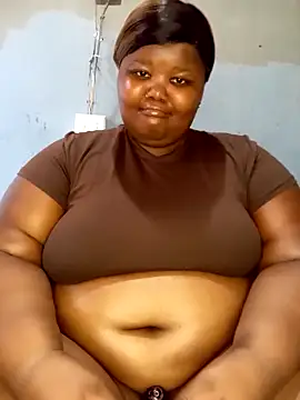 LadyBear2002 online show from October 10, 2025, 12:04 pm