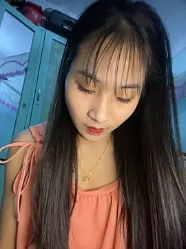 banlinh004 online show from November 30, 2025, 7:34 am