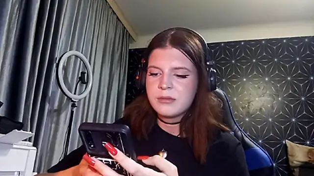 Snapshot of LissaKradfer chatting on October 3, 2025, 1:08 pm LissaKradfer online show from October 3, 2025, 1:08 pm