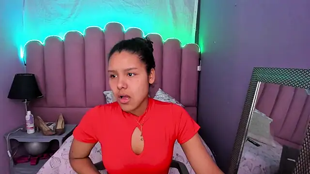 Snapshot of AriaVega chatting on November 11, 2025, 1:00 pm AriaVega online show from November 11, 2025, 1:00 pm