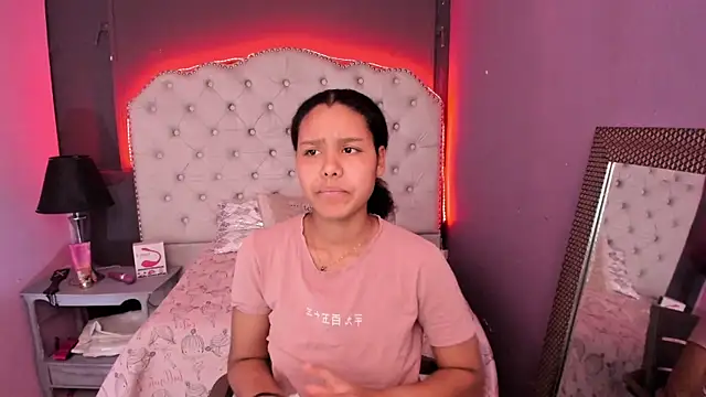 Snapshot of AriaVega chatting on November 13, 2025, 12:48 pm AriaVega online show from November 13, 2025, 12:48 pm