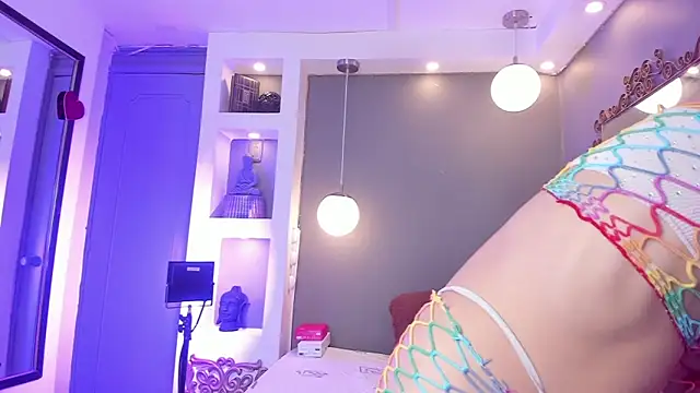 Alana Martinez  online show from March 19, 2026, 8:24 pm