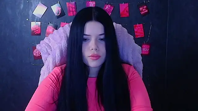 Mona Esty online show from November 6, 2025, 6:31 pm