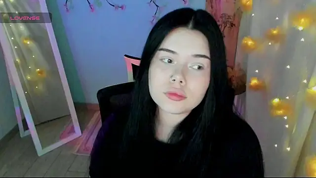 Mona Esty online show from August 6, 2026, 6:26 am