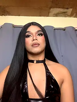 TarahFox online show from November 5, 2025, 5:13 pm