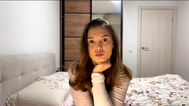 Snapshot of KellieErck chatting on October 2, 2025, 6:15 pm KellieErck online show from October 2, 2025, 6:15 pm