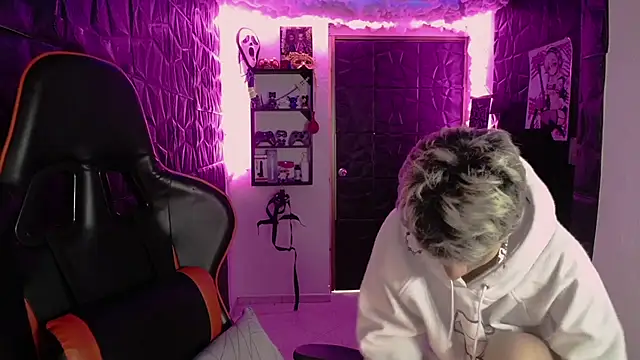 lunarichy22 online show from February 23, 2026, 7:22 pm