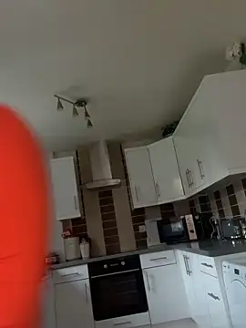 Snapshot of MimiMaee chatting on November 5, 2025, 11:32 am MimiMaee online show from November 5, 2025, 11:32 am