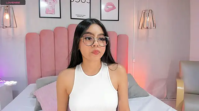 mara swan  online show from October 18, 2025, 7:25 pm