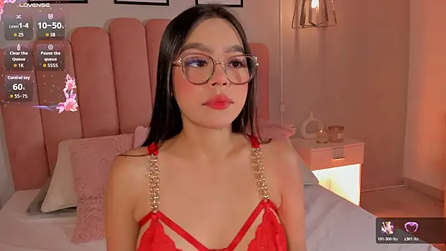 mara swan  online show from December 18, 2025, 7:20 pm