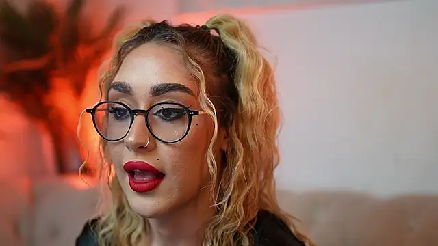 AileenKiss online show from March 9, 2026, 9:41 pm