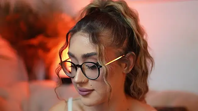AileenKiss online show from June 12, 2026, 8:41 pm