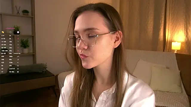 SweetSaraPie online show from March 23, 2026, 5:28 pm