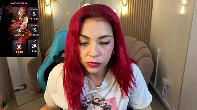 Snapshot of Maily_b chatting on October 2, 2025, 8:27 pm Maily b online show from October 2, 2025, 8:27 pm