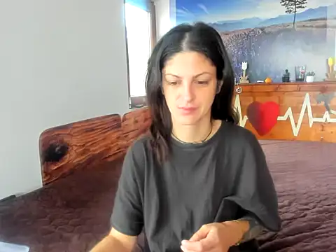 anissawhitenss online show from November 4, 2025, 7:29 am