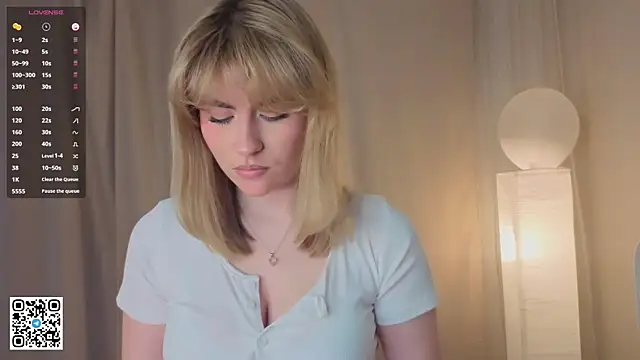 EuniceRaymundo online show from November 19, 2025, 6:19 pm