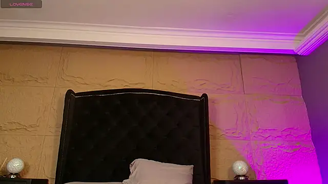 Snapshot of naomi_hill1 chatting on October 10, 2025, 9:03 pm naomi hill1 online show from October 10, 2025, 9:03 pm