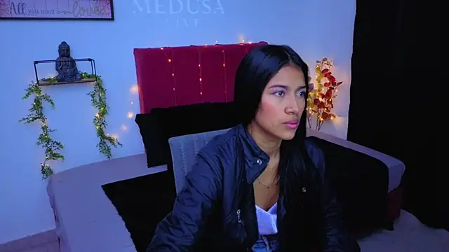 Snapshot of alejamedusa chatting on October 7, 2025, 11:29 am alejamedusa online show from October 7, 2025, 11:29 am