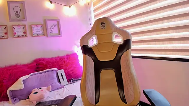 emma soffia online show from March 27, 2026, 10:09 pm