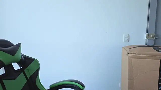 Snapshot of Qadeshoficial chatting on October 15, 2025, 9:37 pm Qadeshoficial online show from October 15, 2025, 9:37 pm