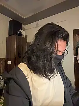 Ujjwallkumar0069 online show from April 9, 2026, 6:24 pm