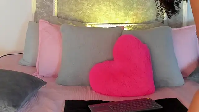  victoriaa  lois online show from October 29, 2025, 7:48 pm