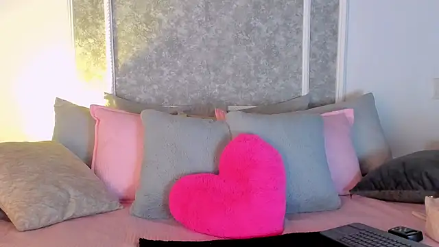  victoriaa  lois online show from January 8, 2026, 8:44 pm