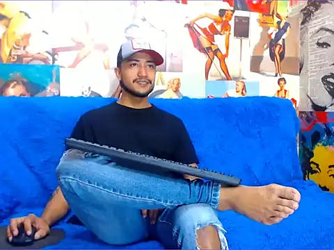 Snapshot of dazo_vnzl12 chatting on October 15, 2025, 1:00 pm dazo vnzl12 online show from October 15, 2025, 1:00 pm