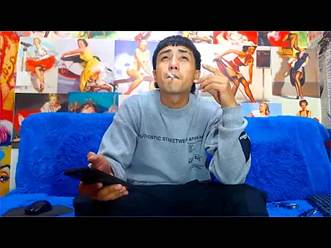 Snapshot of dazo_vnzl12 chatting on October 31, 2025, 12:11 am dazo vnzl12 online show from October 31, 2025, 12:11 am