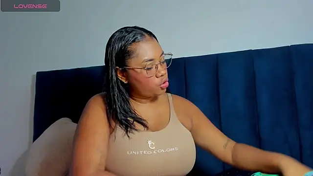 Snapshot of Ahilyn chatting on November 15, 2025, 3:52 pm Ahilyn online show from November 15, 2025, 3:52 pm