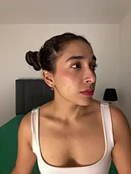 Snapshot of SabrinaEvanss_ chatting on May 17, 2026, 6:59 pm SabrinaEvanss online show from May 17, 2026, 6:59 pm
