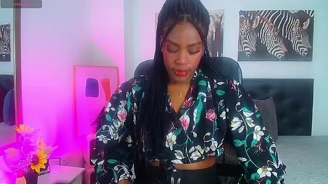 Snapshot of PaulinaEbony chatting on October 7, 2025, 3:25 am PaulinaEbony online show from October 7, 2025, 3:25 am