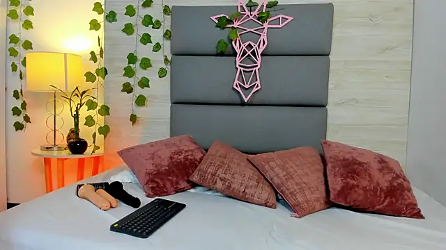 MarianaMiller1 online show from October 21, 2025, 3:51 am