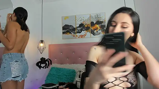 Snapshot of kiara_and_christy chatting on October 18, 2025, 12:17 pm kiara and christy online show from October 18, 2025, 12:17 pm